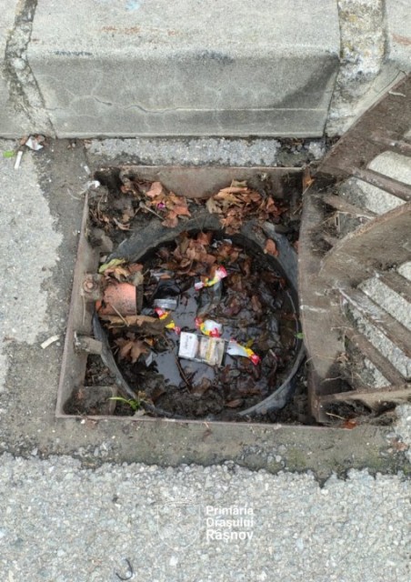 Acțiune amplă de curățare a rigolelor și șanțurilor de colectare a apelor pluviale în Râșnov